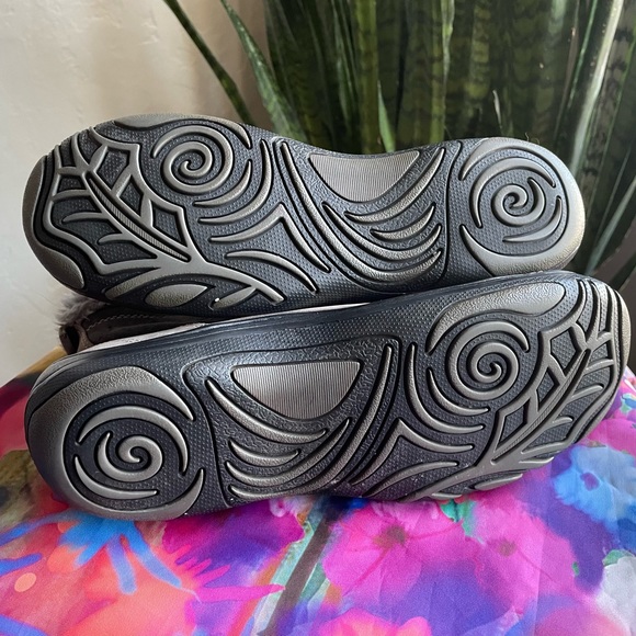 BOOTIES - Picture 5 of 5